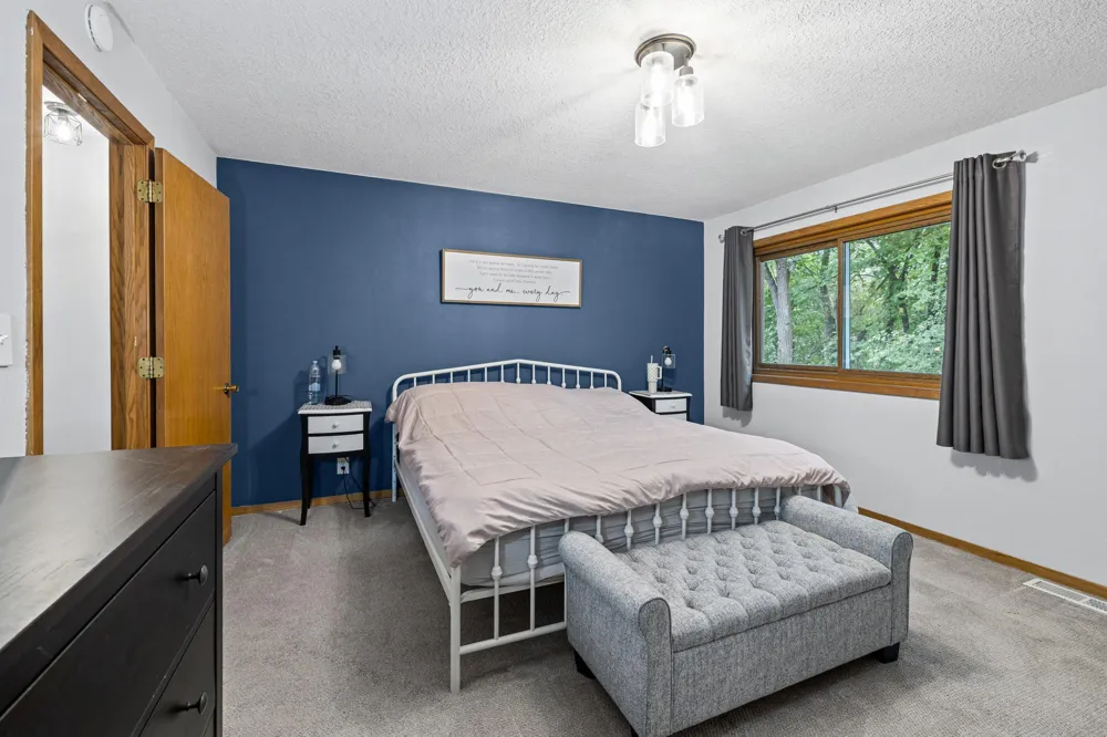 3253 Evergreen Drive Eagan, MN 55121