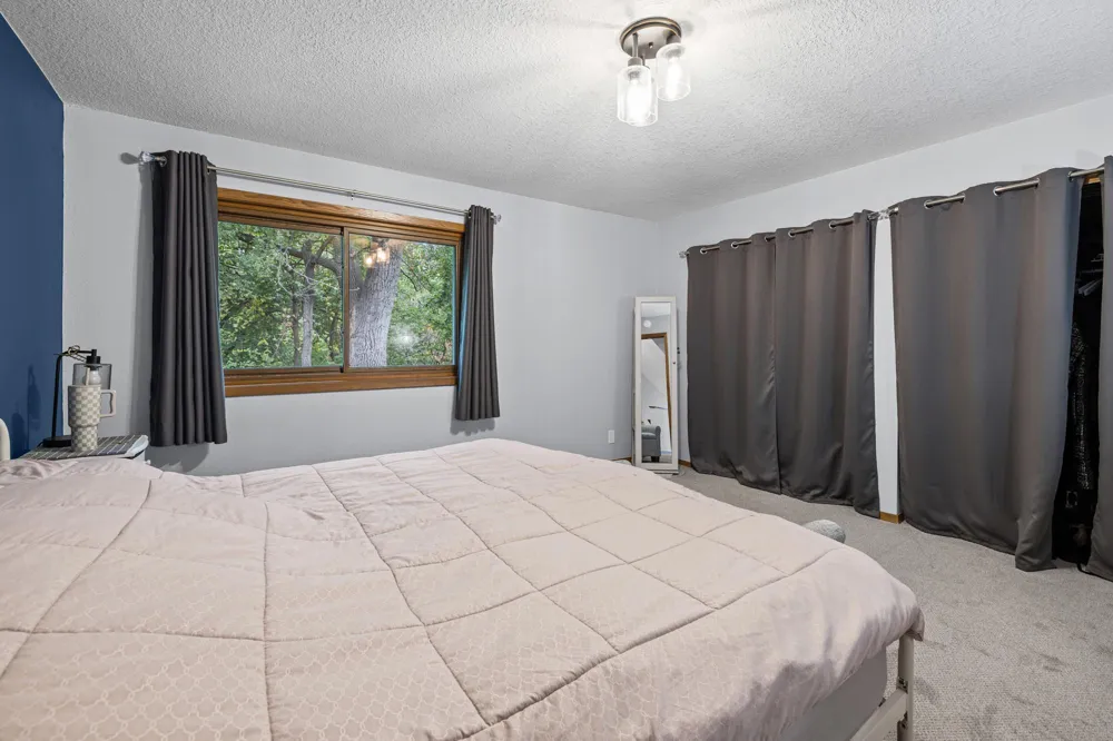 3253 Evergreen Drive Eagan, MN 55121