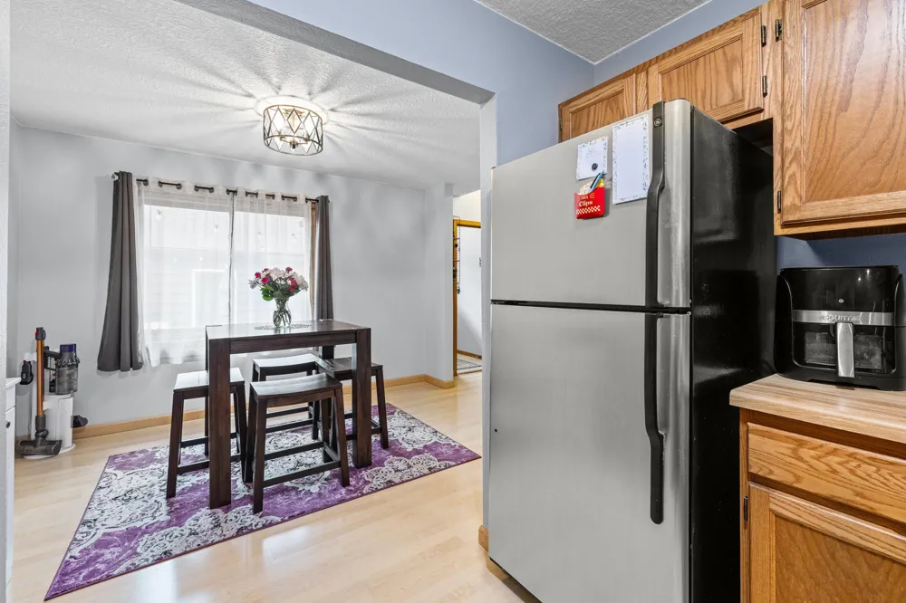 3253 Evergreen Drive Eagan, MN 55121