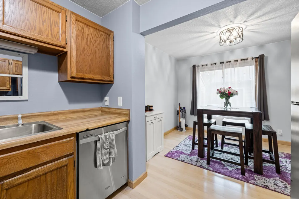 3253 Evergreen Drive Eagan, MN 55121
