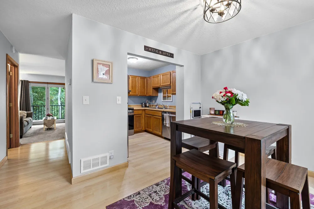 3253 Evergreen Drive Eagan, MN 55121