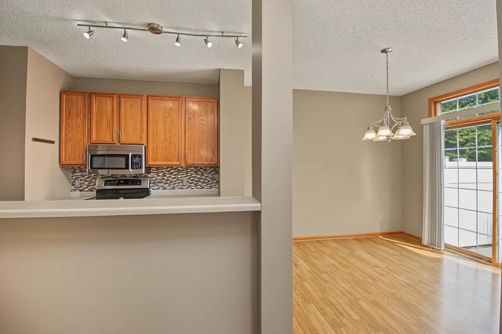2802 Mallard Drive Woodbury, MN 55125