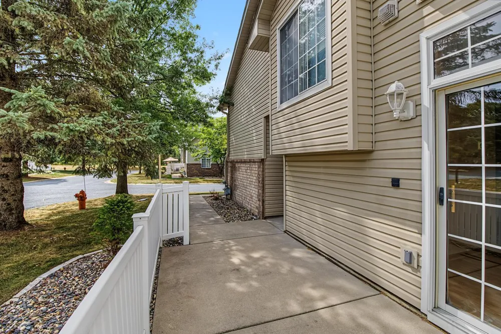2802 Mallard Drive Woodbury, MN 55125