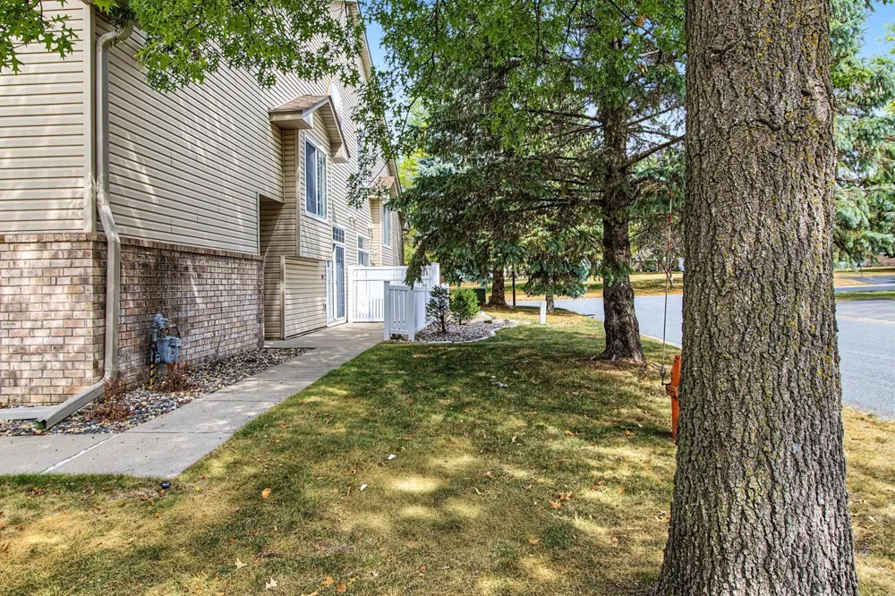 2802 Mallard Drive Woodbury, MN 55125