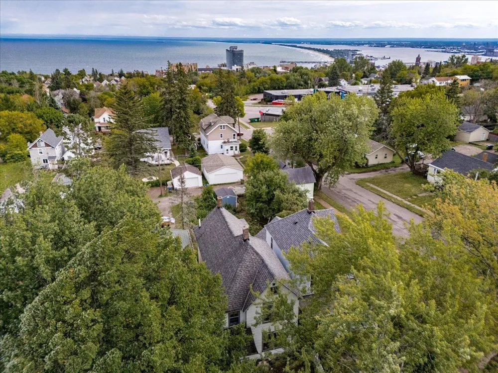 604 E 11th Street Duluth, MN 55805