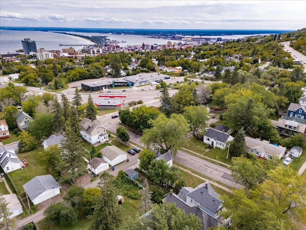 604 E 11th Street Duluth, MN 55805