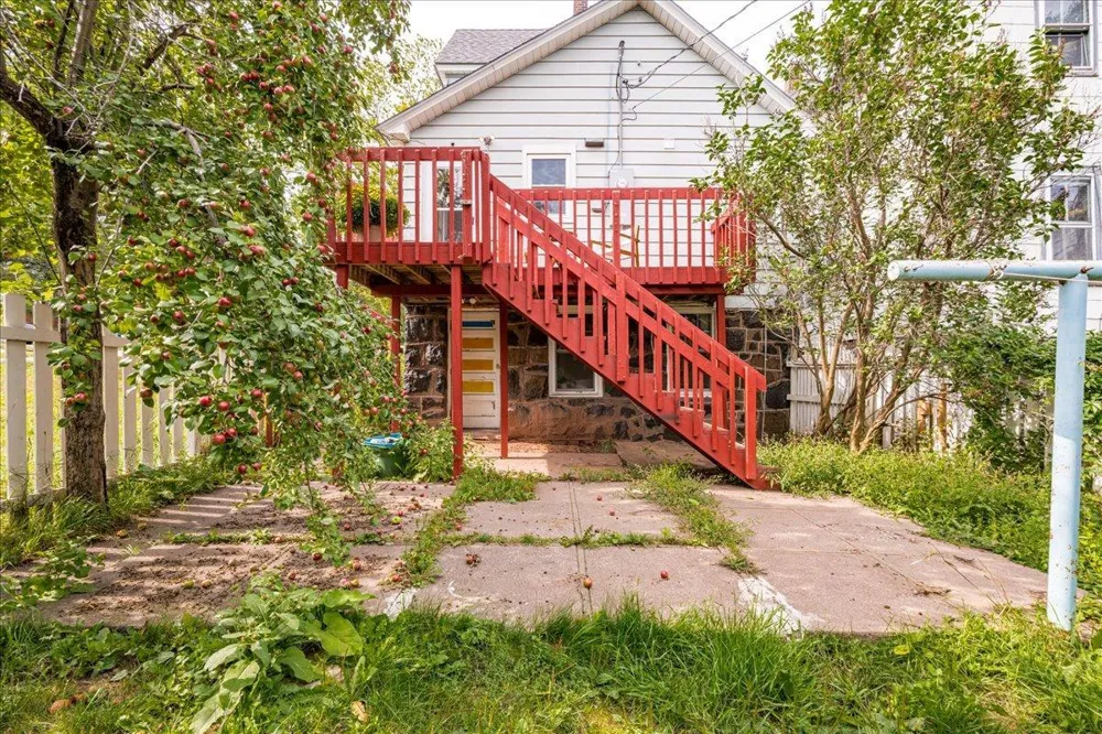 604 E 11th Street Duluth, MN 55805