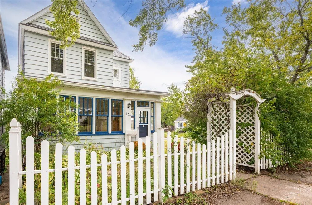 604 E 11th Street Duluth, MN 55805