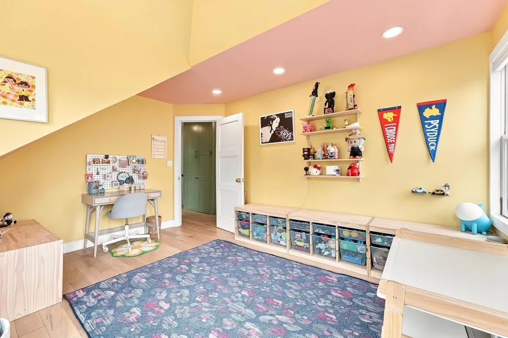 109 77TH ST North Bergen, NJ 07047