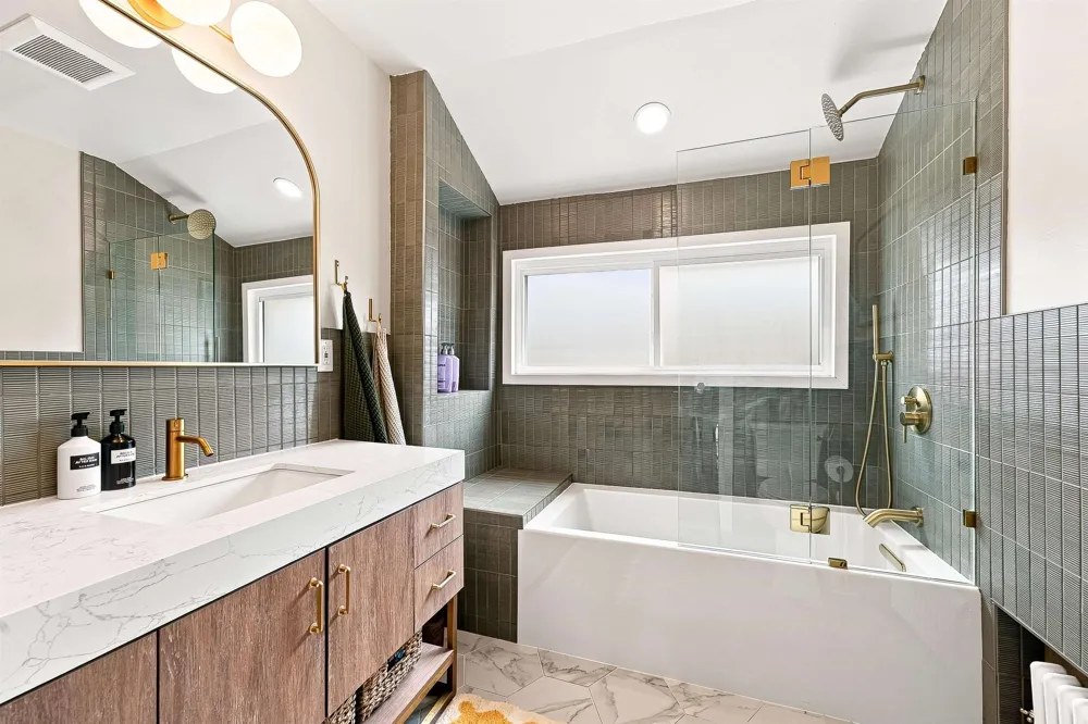 109 77TH ST North Bergen, NJ 07047