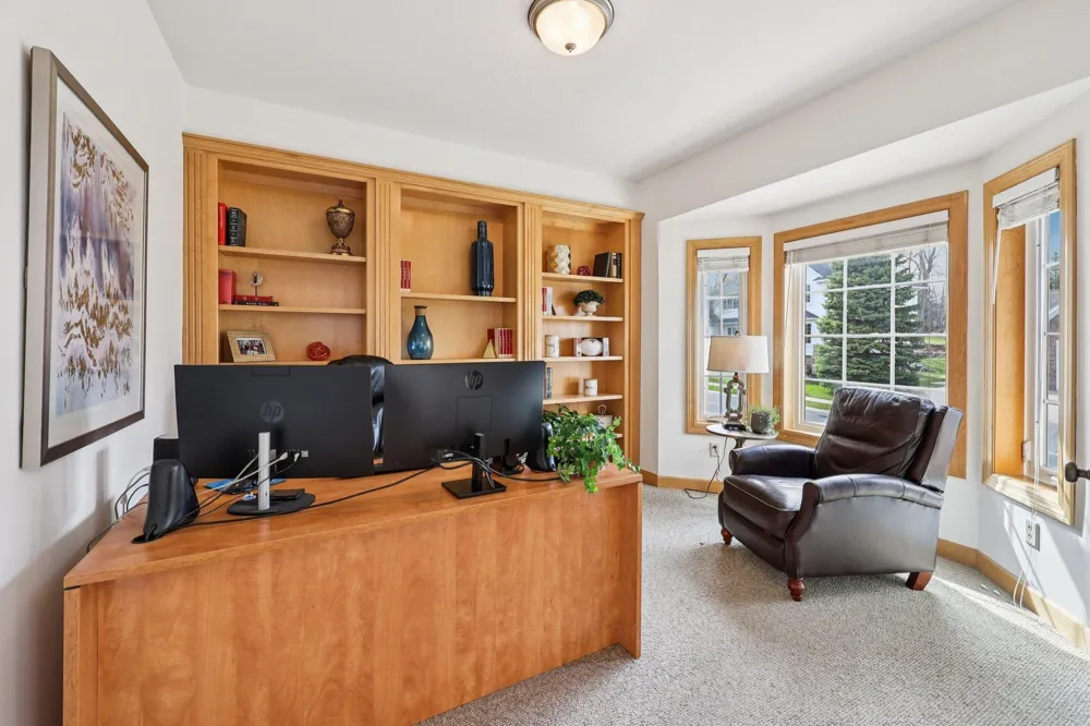 8813 Woodhill Drive Savage, MN 55378