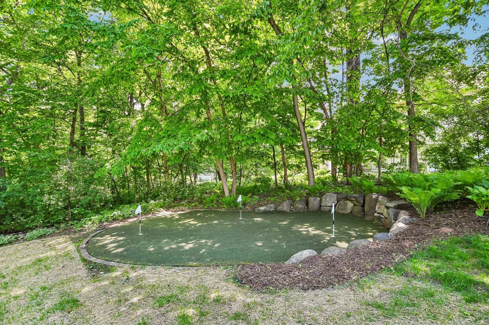 8813 Woodhill Drive Savage, MN 55378