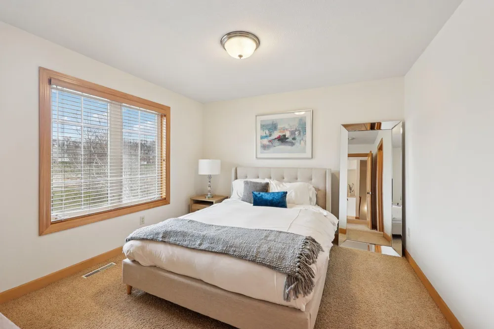 8813 Woodhill Drive Savage, MN 55378