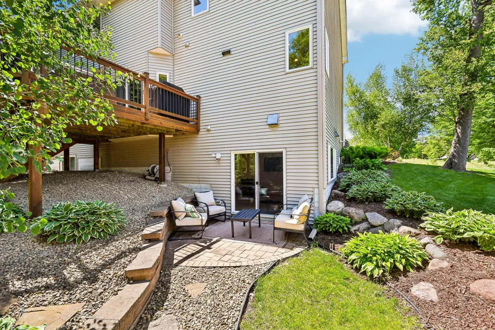 8813 Woodhill Drive Savage, MN 55378