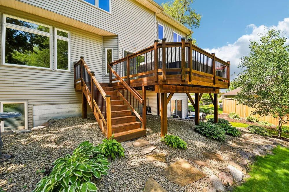 8813 Woodhill Drive Savage, MN 55378