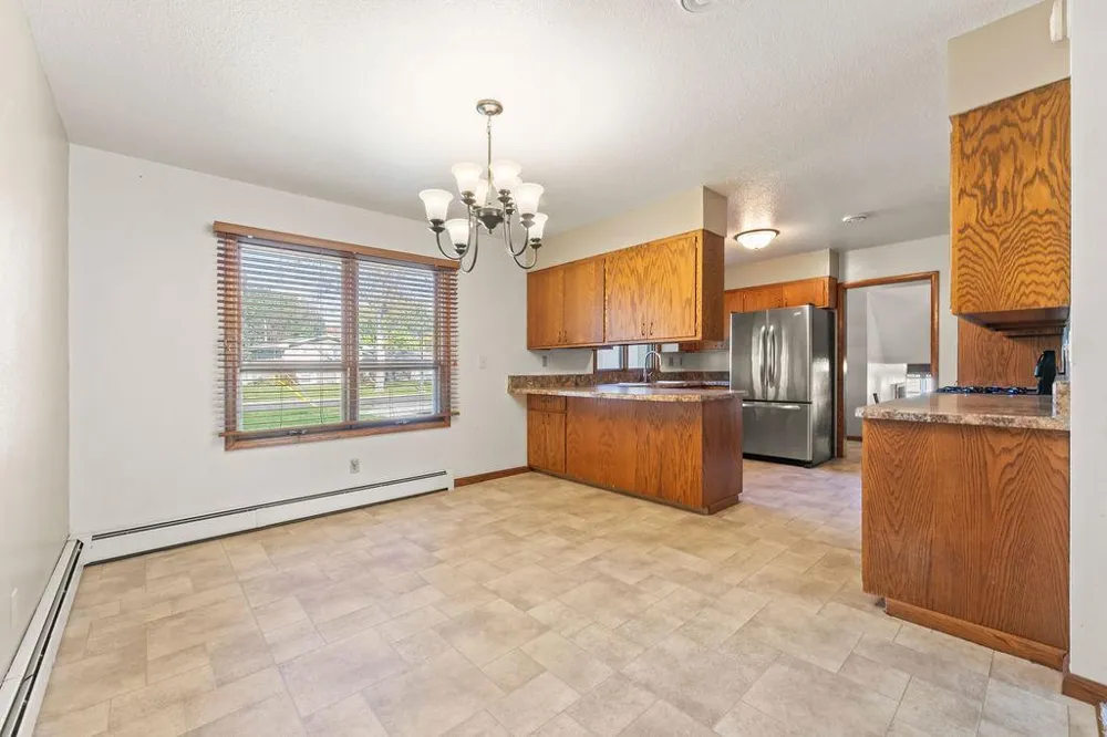 2807 Edgewood Drive Fargo, ND 58102