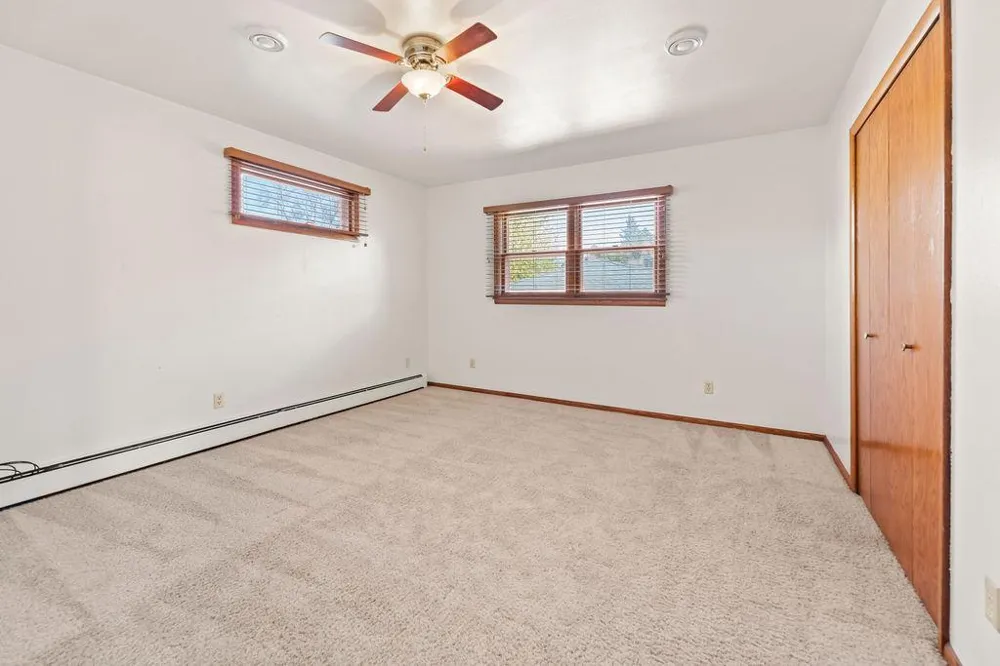 2807 Edgewood Drive Fargo, ND 58102