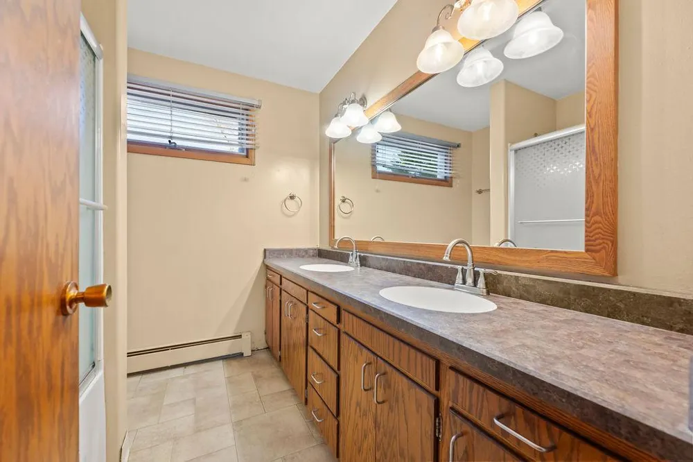 2807 Edgewood Drive Fargo, ND 58102