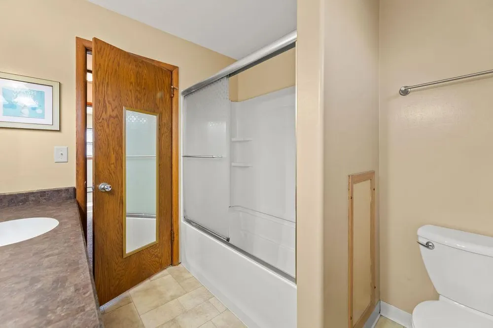 2807 Edgewood Drive Fargo, ND 58102