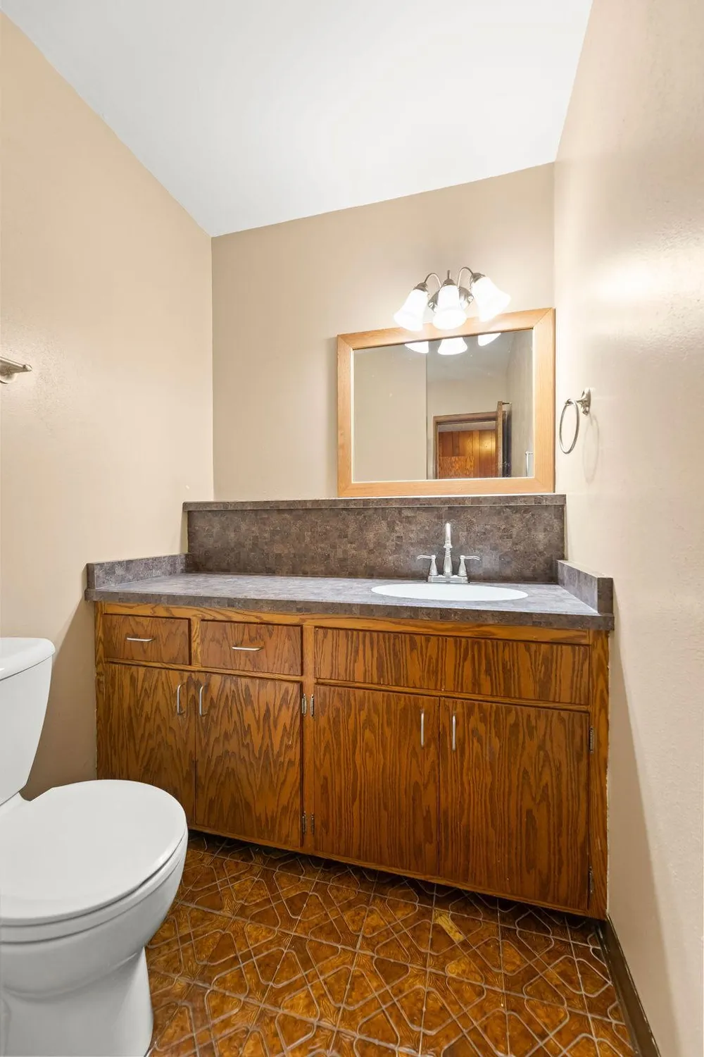 2807 Edgewood Drive Fargo, ND 58102