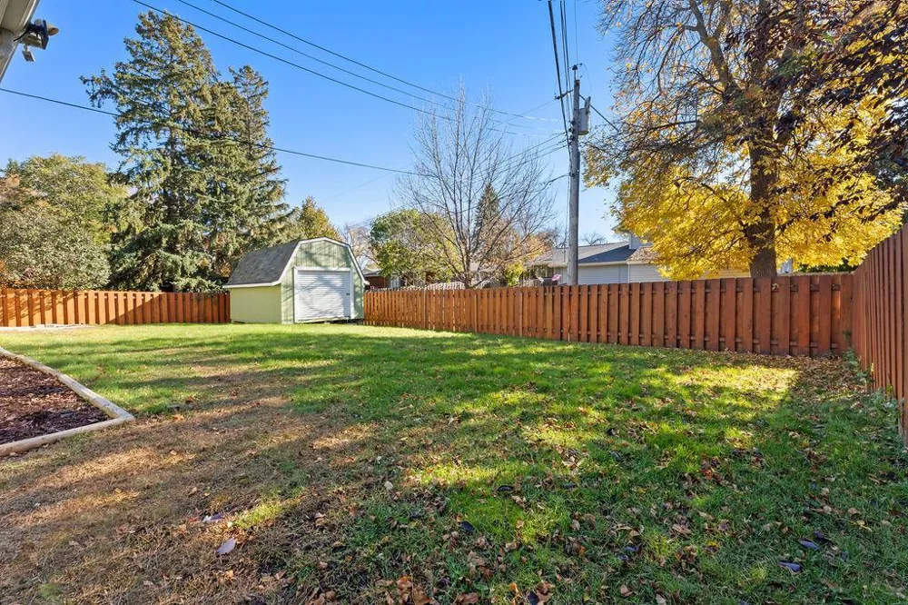 2807 Edgewood Drive Fargo, ND 58102