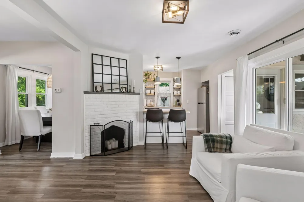 3593 Crystal Place Wayzata, MN 55391