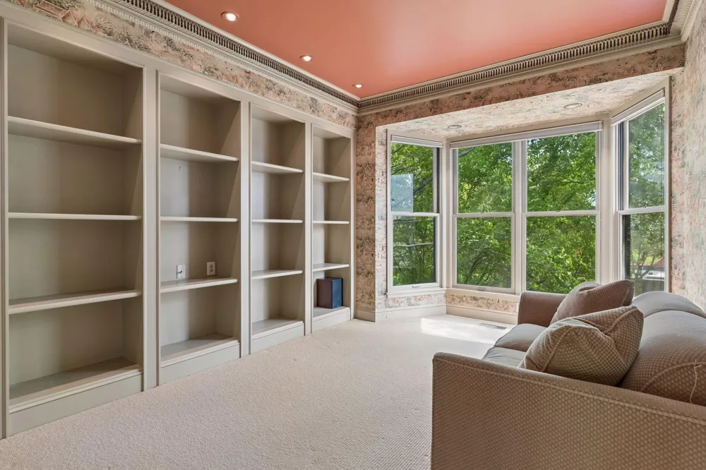 1220 Mount Curve Avenue Minneapolis, MN 55403