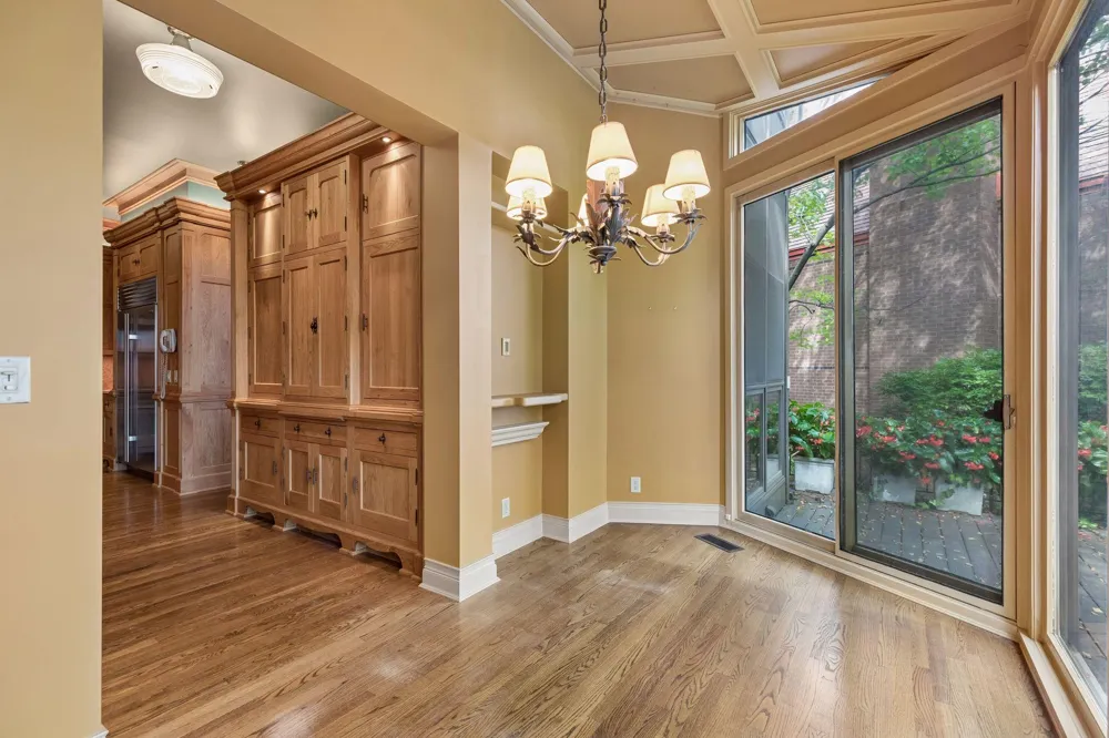 1220 Mount Curve Avenue Minneapolis, MN 55403