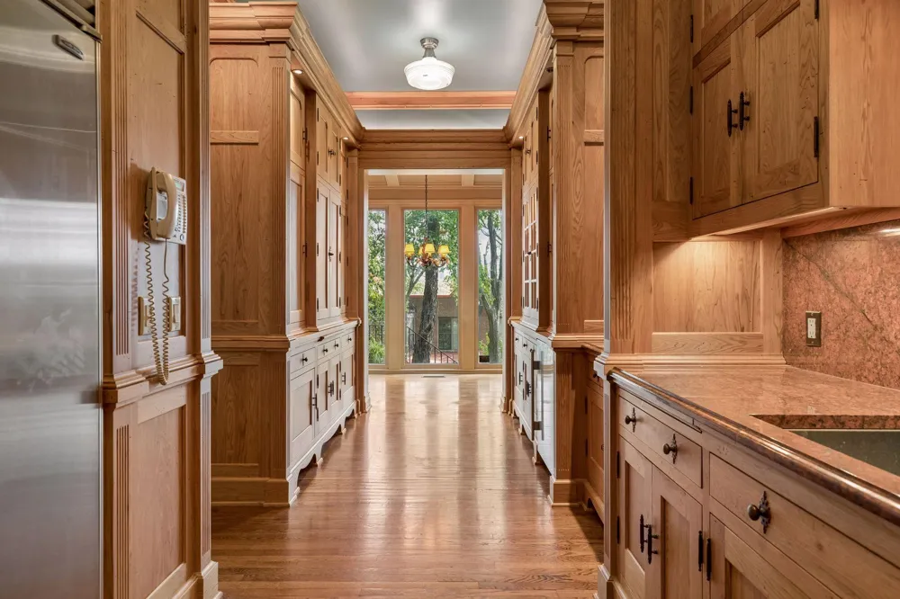1220 Mount Curve Avenue Minneapolis, MN 55403
