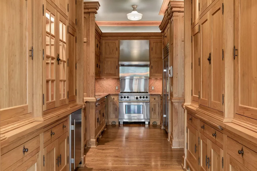 1220 Mount Curve Avenue Minneapolis, MN 55403