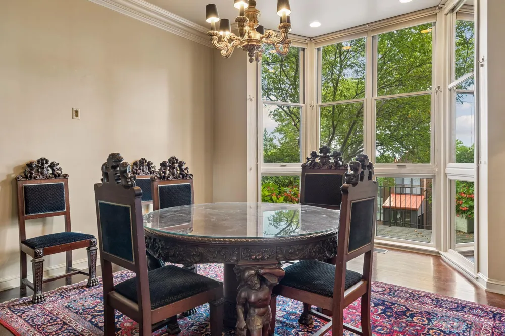 1220 Mount Curve Avenue Minneapolis, MN 55403