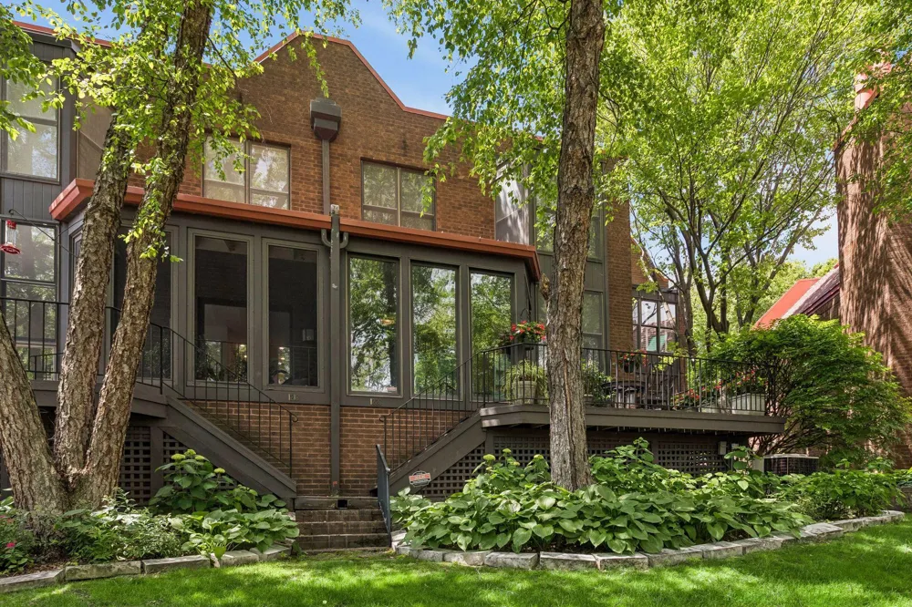 1220 Mount Curve Avenue Minneapolis, MN 55403
