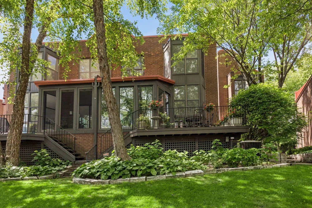 1220 Mount Curve Avenue Minneapolis, MN 55403