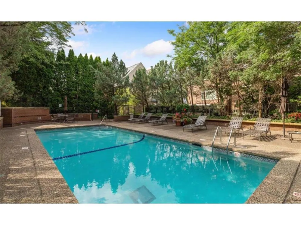 1220 Mount Curve Avenue Minneapolis, MN 55403