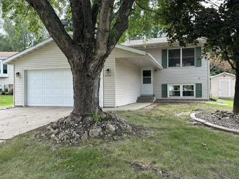 4020 Baffin Lane NE