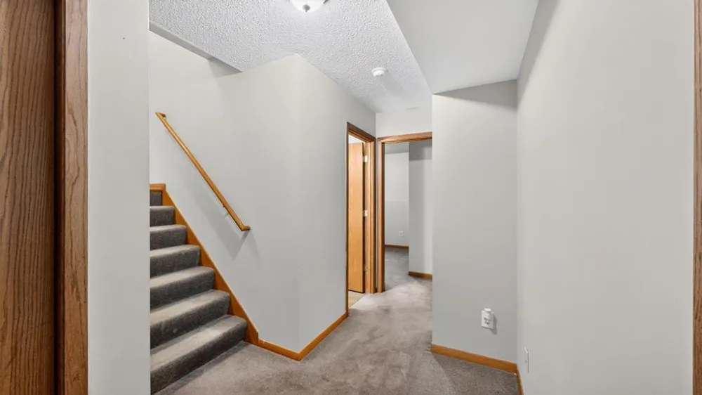 4020 Baffin Lane NE Rochester, MN 55906