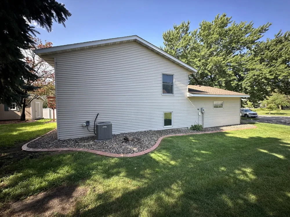4020 Baffin Lane NE Rochester, MN 55906