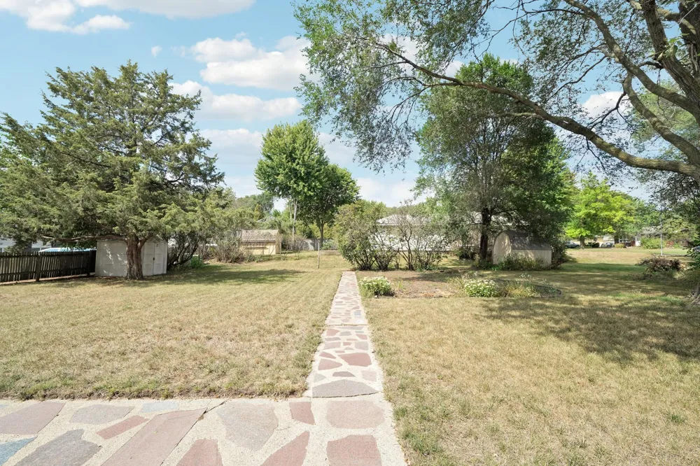 903 Parallel Street Chaska, MN 55318