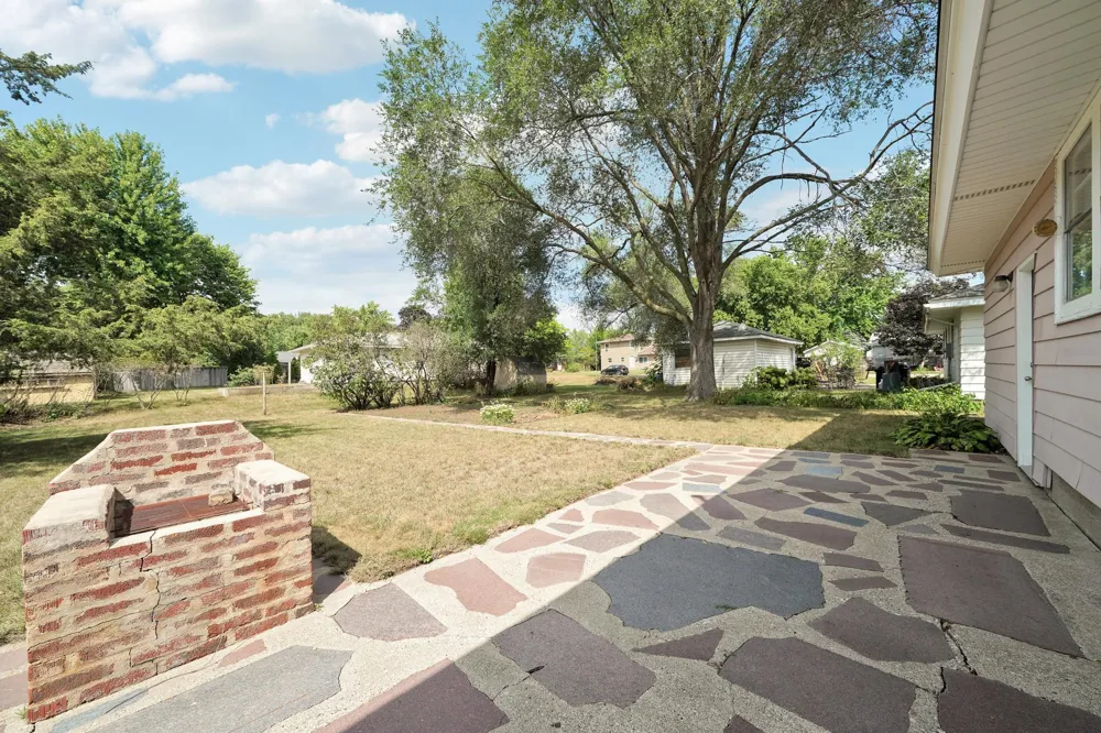 903 Parallel Street Chaska, MN 55318