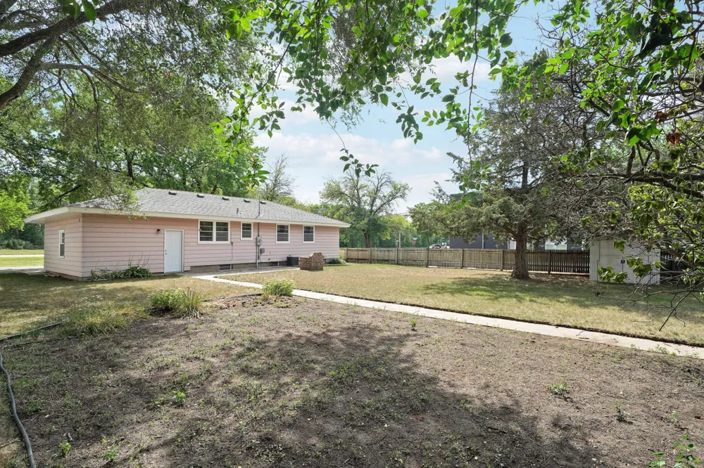 903 Parallel Street Chaska, MN 55318