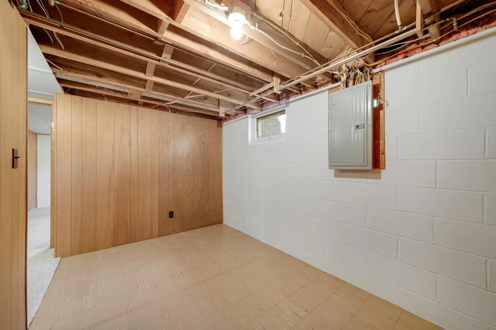 903 Parallel Street Chaska, MN 55318