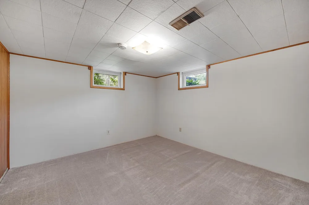 903 Parallel Street Chaska, MN 55318