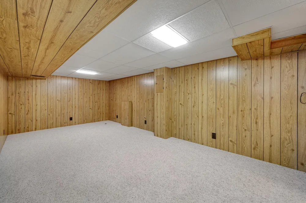 903 Parallel Street Chaska, MN 55318