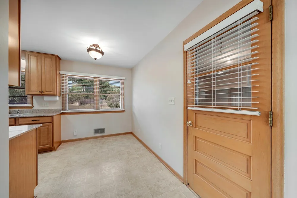 903 Parallel Street Chaska, MN 55318