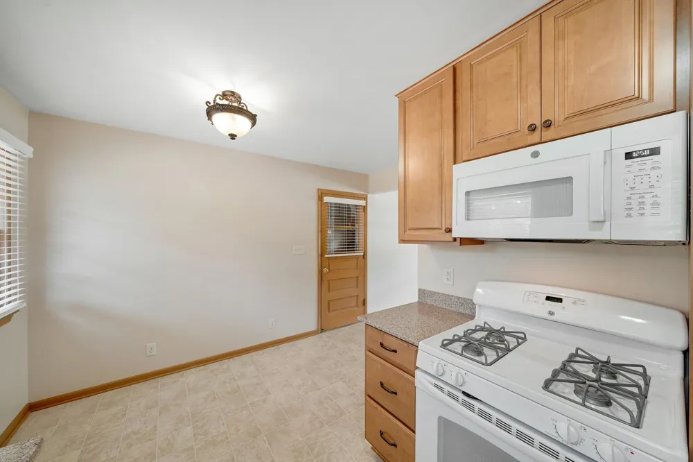 903 Parallel Street Chaska, MN 55318