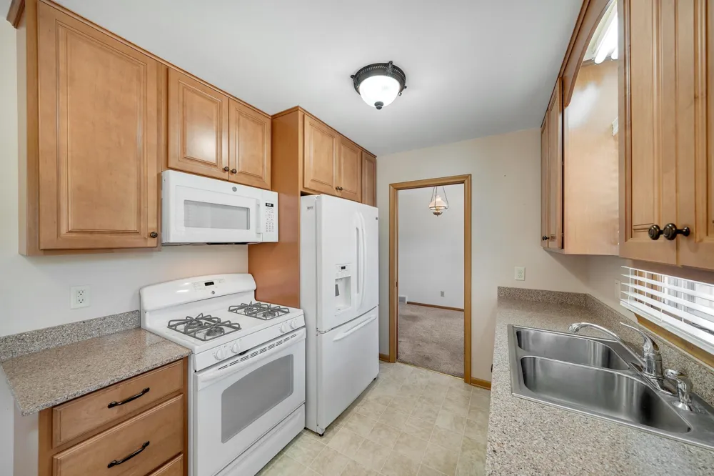 903 Parallel Street Chaska, MN 55318