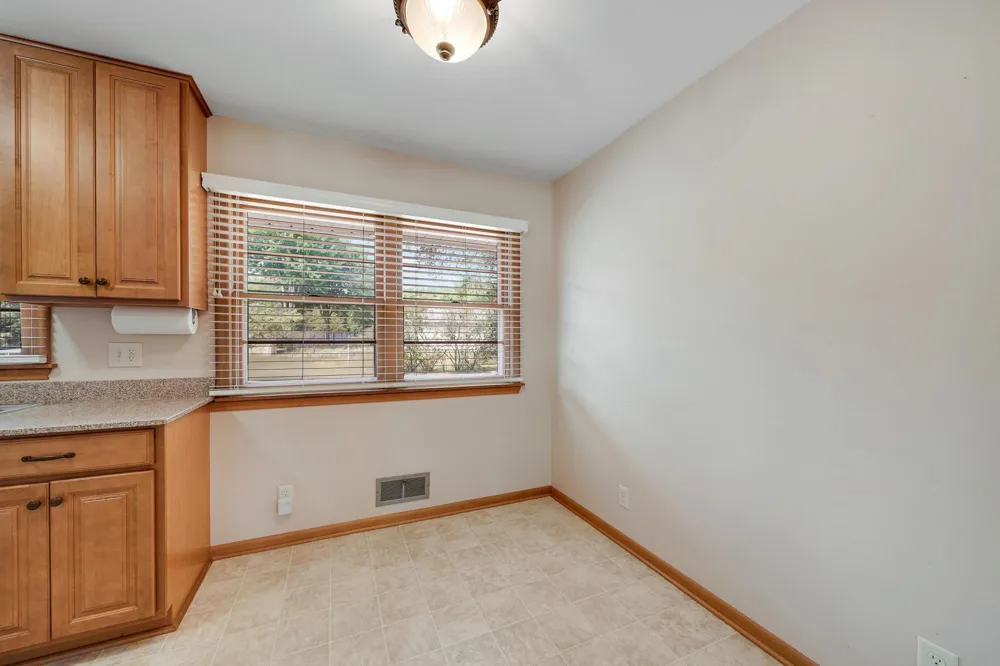 903 Parallel Street Chaska, MN 55318