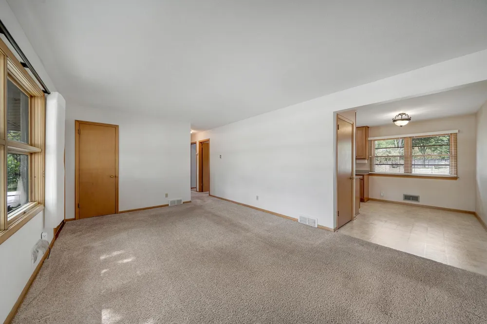 903 Parallel Street Chaska, MN 55318