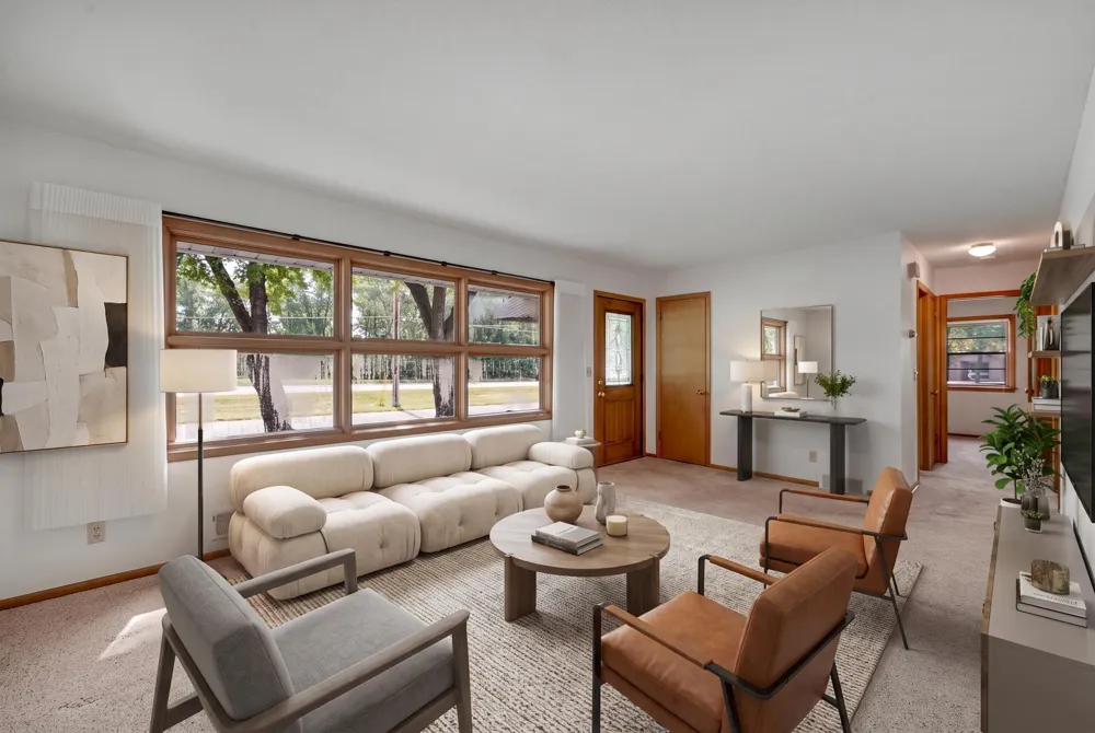 903 Parallel Street Chaska, MN 55318