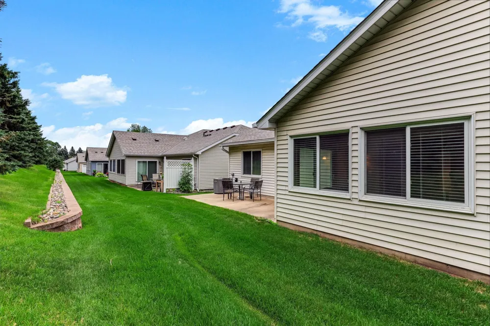 7580 Newbury Road Woodbury, MN 55125